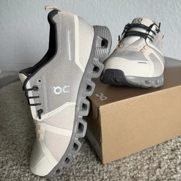 On Women's Cloud 5 Waterproof, NWT, W8, Pearl/Fog - Picture 3 of 7